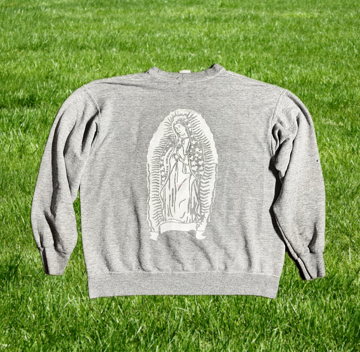 L grey crewneck