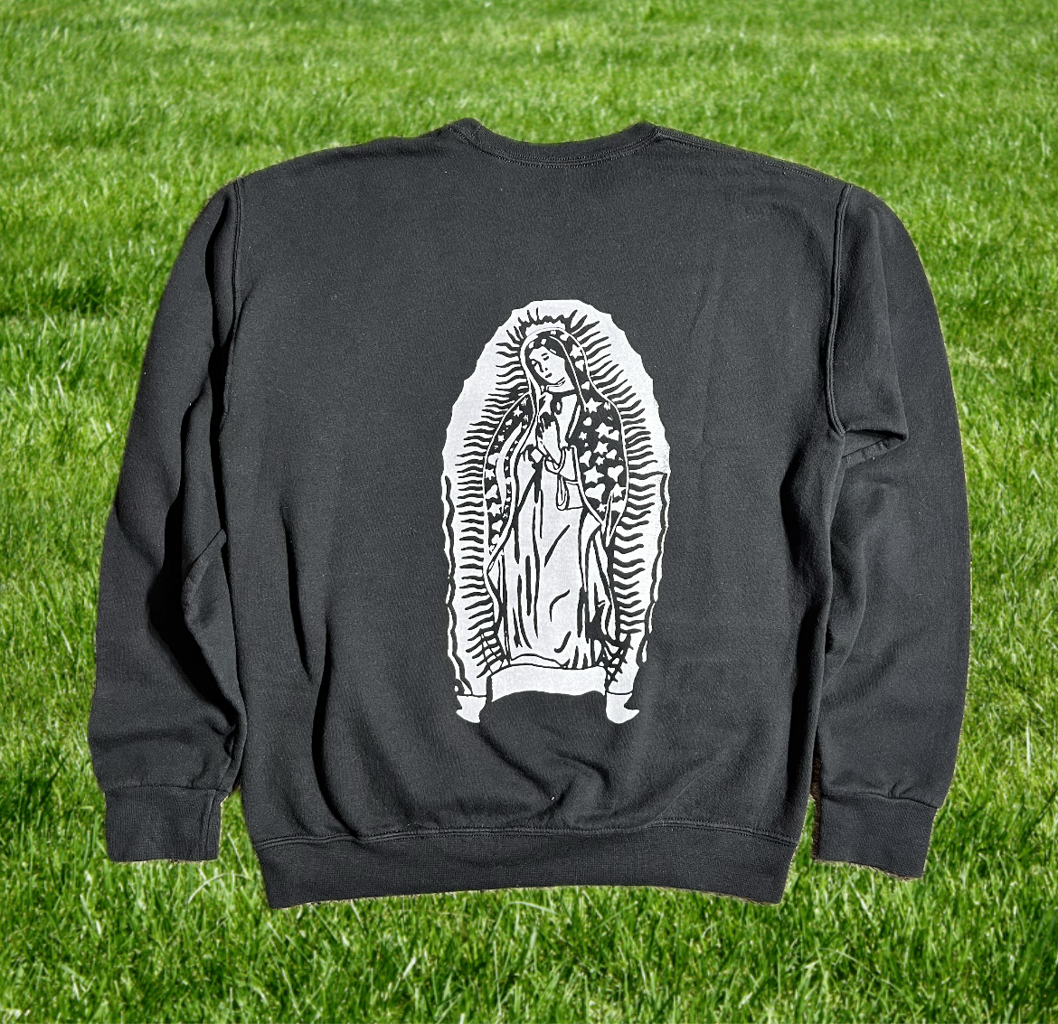 M black crewneck